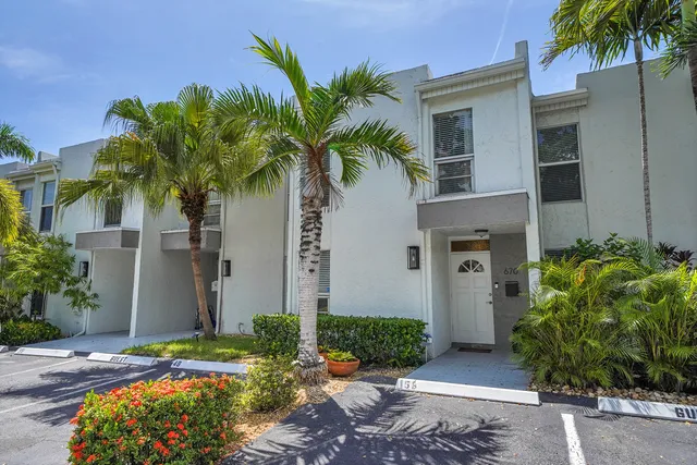 2-bedroom home at 670 Kensington Place, Wilton Manors