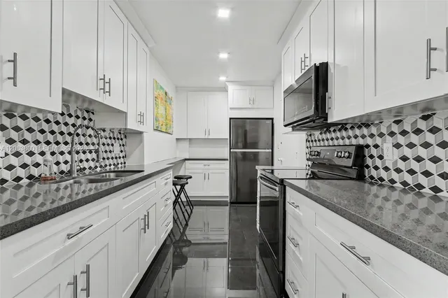 1-bedroom home at 4400 Hillcrest Drive #1005A, Hollywood