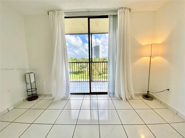 1-bedroom home at 16950 Dixie #A536, North Miami Beach