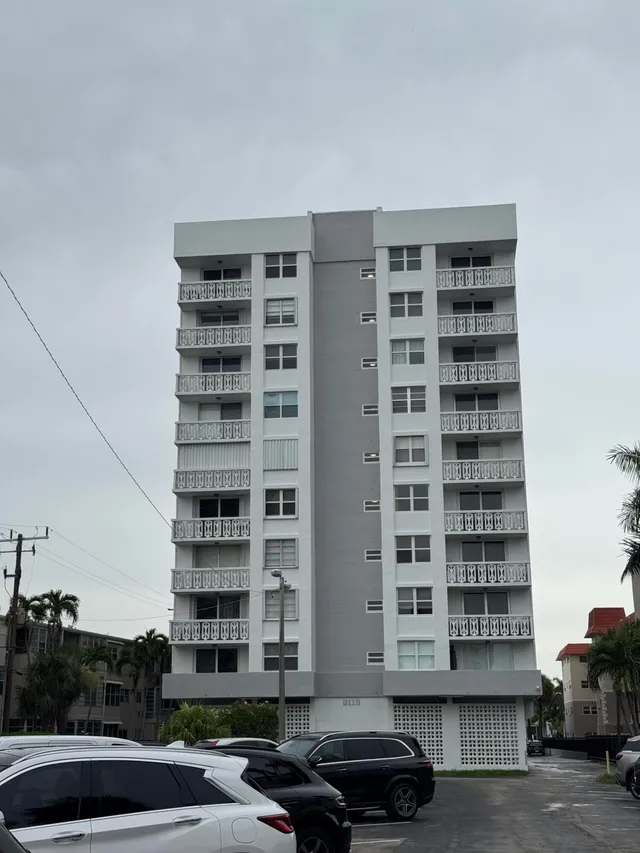 2-bedroom home at 3113 S OCEAN Drive #209, Hallandale Beach