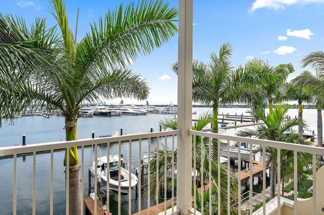 2-bedroom home at 3920 N Flagler Drive #301, West Palm Beach