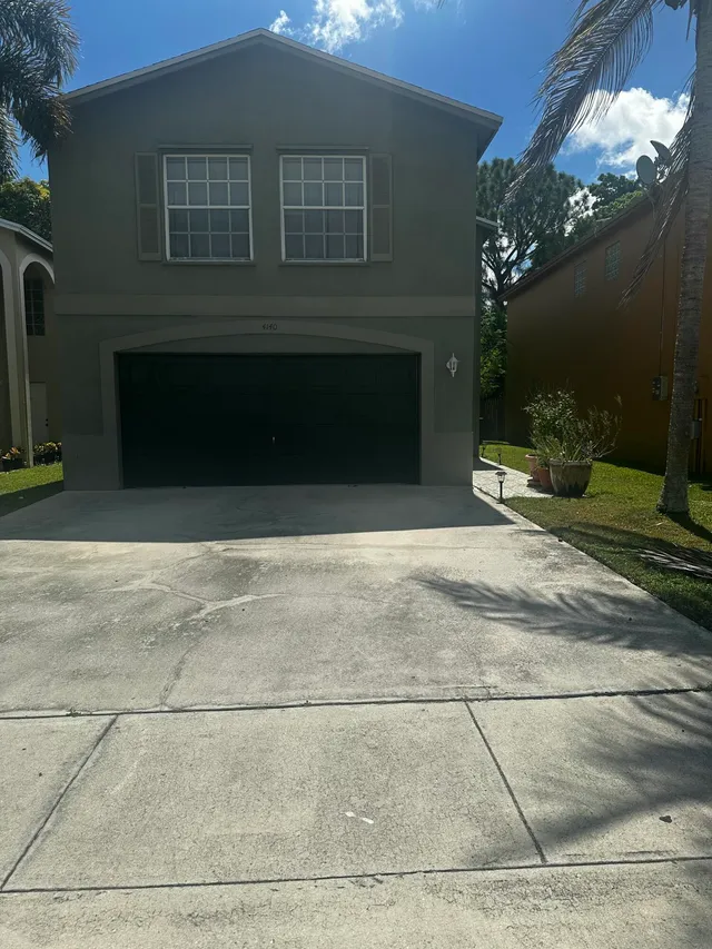 4-bedroom home at 4140 Pine Hollow Circle, Greenacres