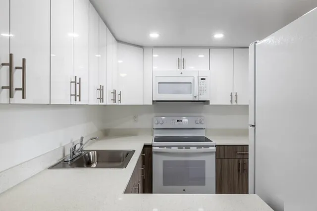 2-bedroom rental at 401 NW 34 Street #85-202, Pompano Beach