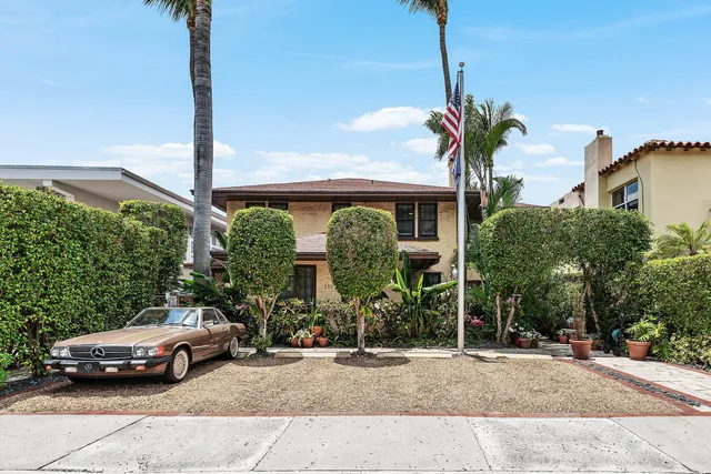 2-bedroom rental at 232 Australian Avenue #3, Palm Beach