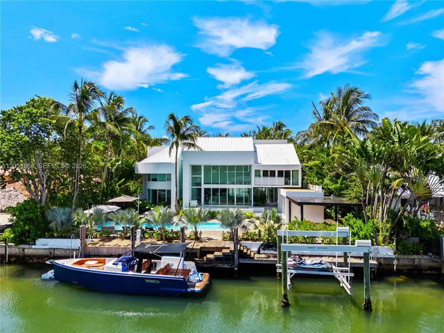 4-bedroom home at 161 Cape Florida Drive, Key Biscayne