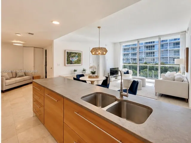 2-bedroom home at 475 Brickell Avenue #1609, Miami