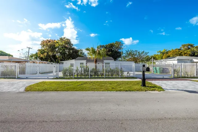 3-bedroom rental at 10050 SW 171st Street #10050, Miami