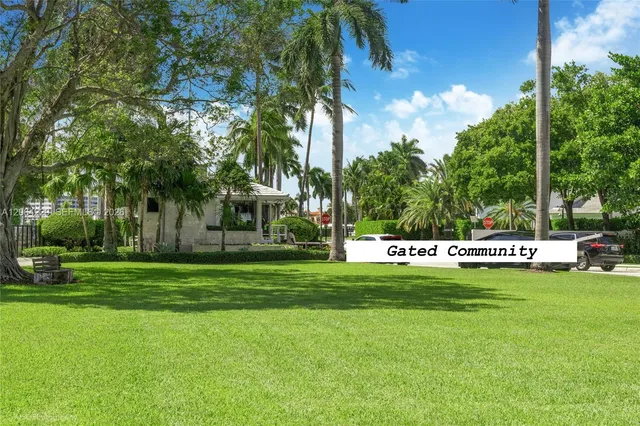 4-bedroom rental at 52 Camden Drive, Bal Harbour