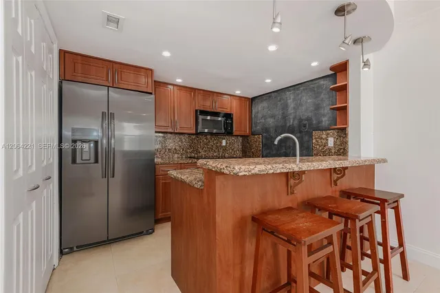 2-bedroom rental at 4520 SW 68th Ct Circle #25-5, Miami