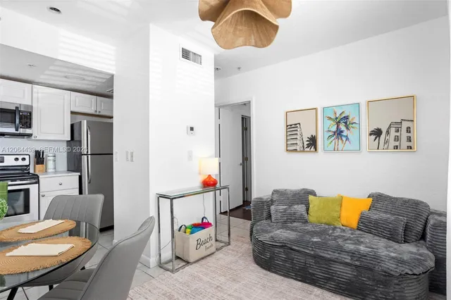 1-bedroom rental at 7326 Collins Avenue #108, Miami Beach