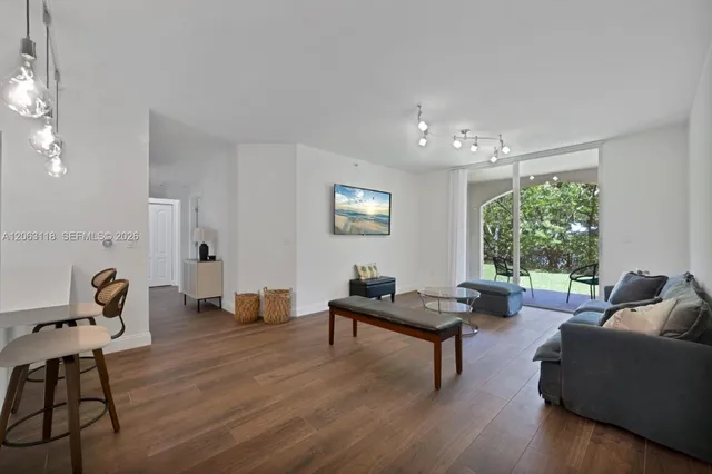 3-bedroom rental at 19601 E Country Club Drive #7108, Aventura
