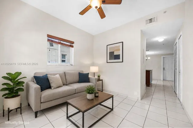 3-bedroom rental at 9 E 4th Street #101, Hialeah