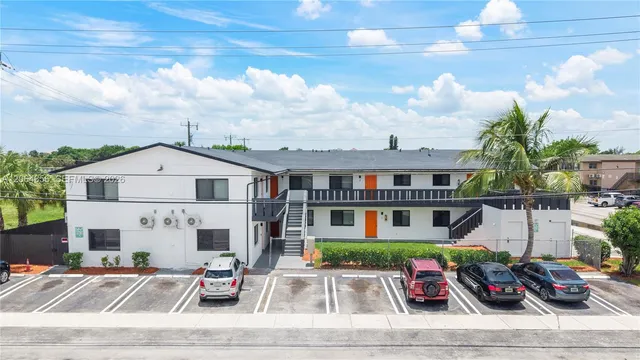 Commercial at 940 NW 8th Avenue, Pompano Beach