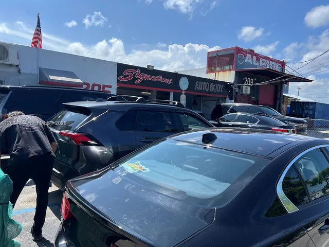 Commercial at 205 N Dixie Highway, Hallandale Beach