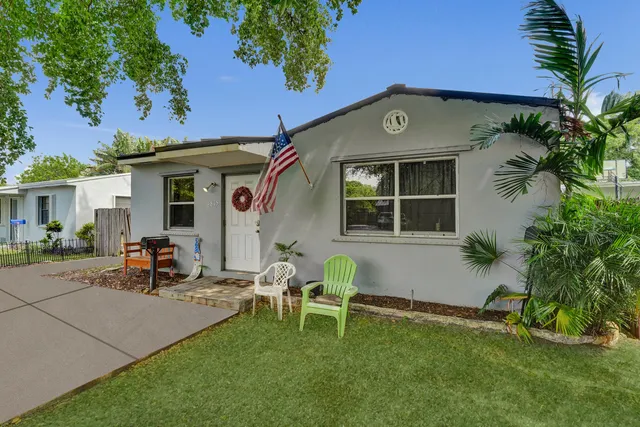 6-bedroom home at 2815 ADAMS Street, Hollywood