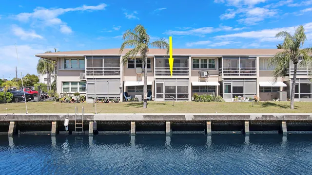 2-bedroom home at 298 SE 6th Avenue #6, Pompano Beach