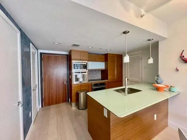 1-bedroom home at 5875 COLLINS Avenue #1606, Miami Beach