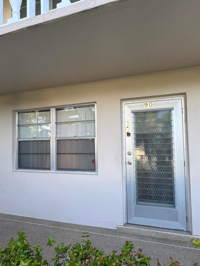 2-bedroom home at 90 WINDSOR E, West Palm Beach