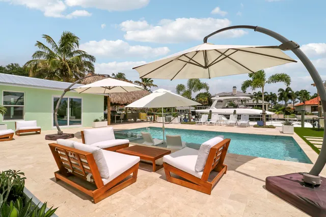 3-bedroom rental at 2443 E Edgewater Drive, Palm Beach Gardens