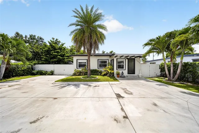 2-bedroom home at 17019 SW 100th Avenue, Miami
