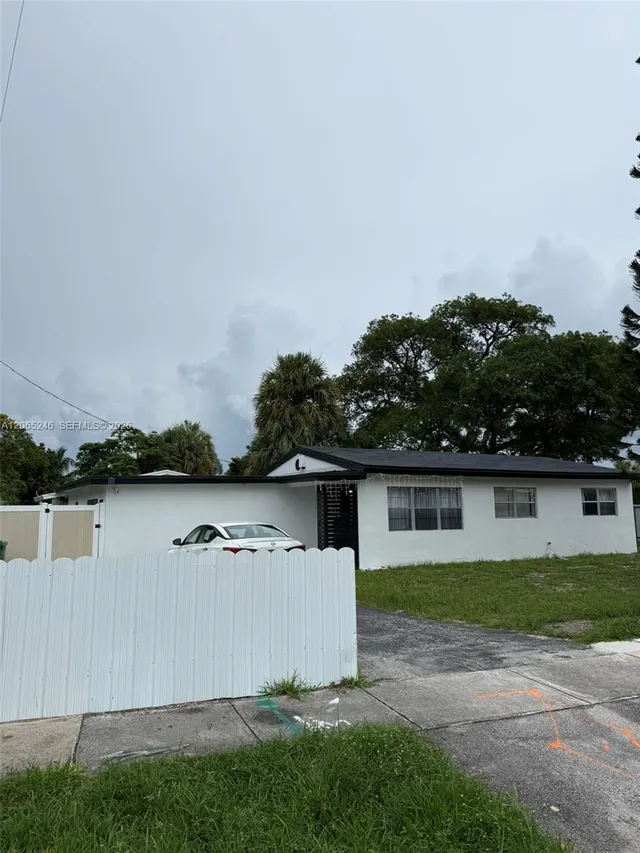 4-bedroom home at 331 NW 39th Avenue, Lauderhill