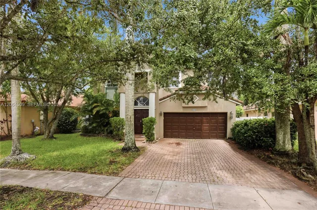 5-bedroom home at 1040 NW 185th Avenue, Pembroke Pines