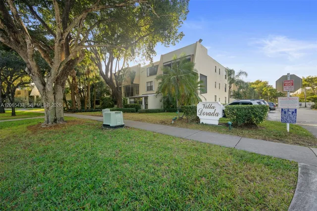 3-bedroom home at 20401 NE 30th Avenue #320-8, Aventura
