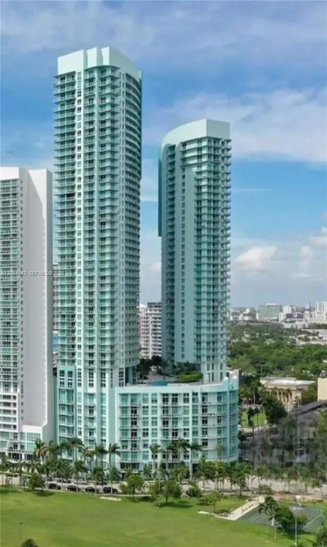 2-bedroom home at 1900 N Bayshore Drive #512, Miami