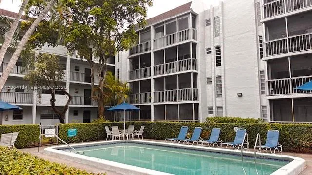 2-bedroom home at 483 N Pine Island Road #C305, Plantation