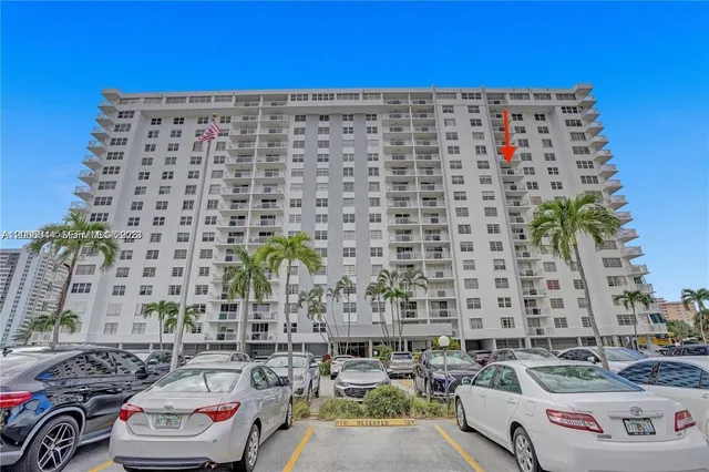 1-bedroom home at 1849 S Ocean Drive #1505, Hallandale Beach