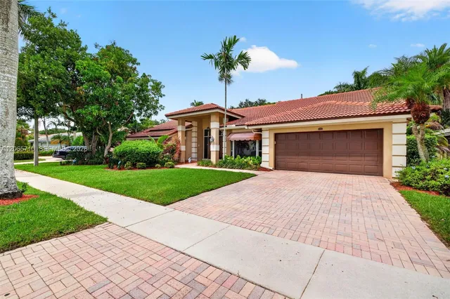 4-bedroom home at 581 NW 110th Avenue, Plantation