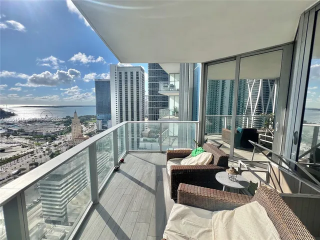 1-bedroom rental at 851 NE 1st Avenue #2605, Miami