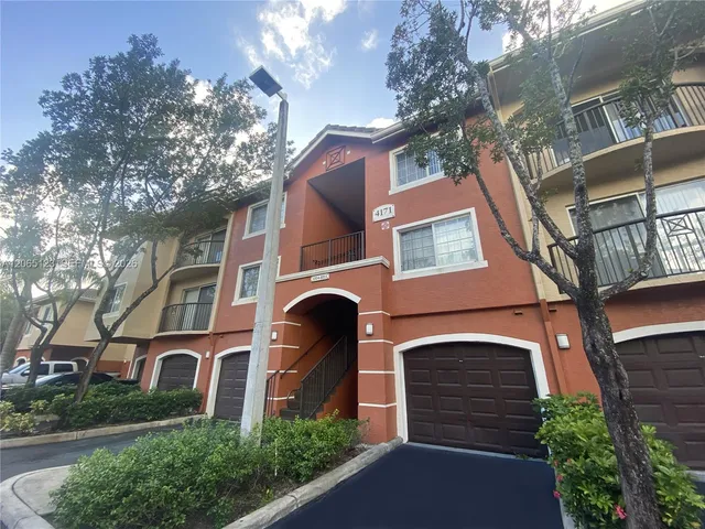 3-bedroom rental at 4171 N Haverhill Road #1013, West Palm Beach