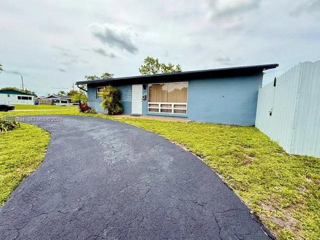 4-bedroom rental at 2240 N 57th Way #0, Hollywood