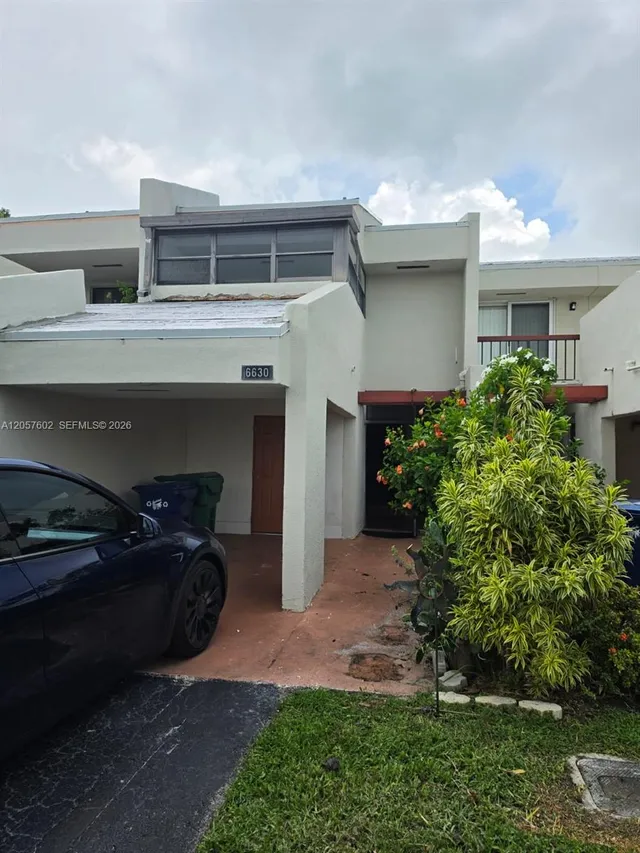 2-bedroom rental at 6630 Racquet Club Drive #163, Lauderhill