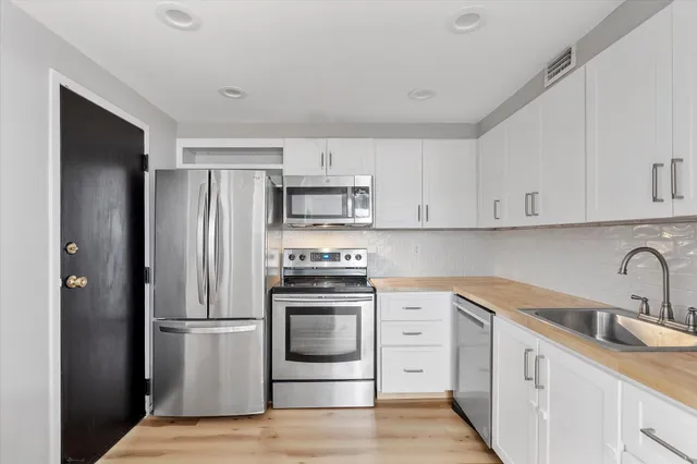 2-bedroom home at 6500 Cypress Road #211, Plantation