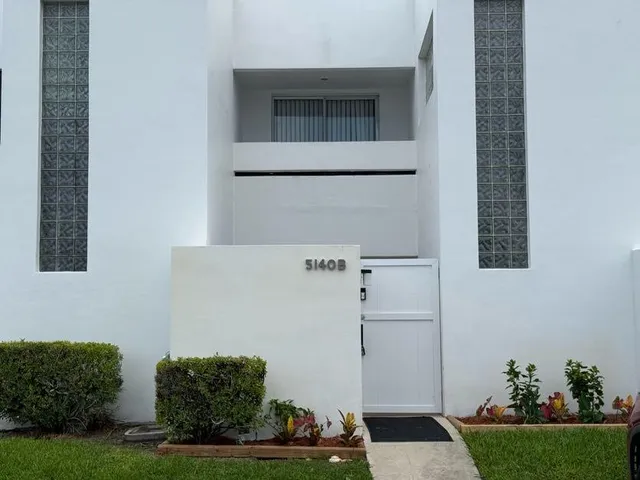 2-bedroom home at 5140 ELMHURST Road #B, West Palm Beach