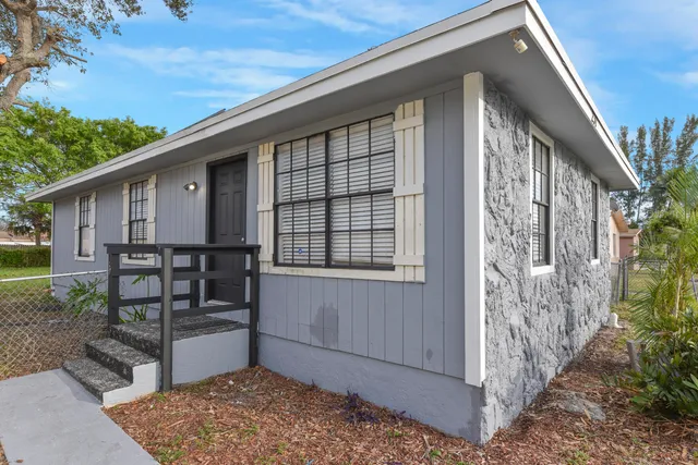 3-bedroom home at 237 SW 11th Avenue, Delray Beach