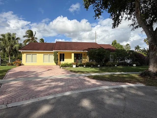 4-bedroom rental at 8619 SW 51st Street, Cooper City