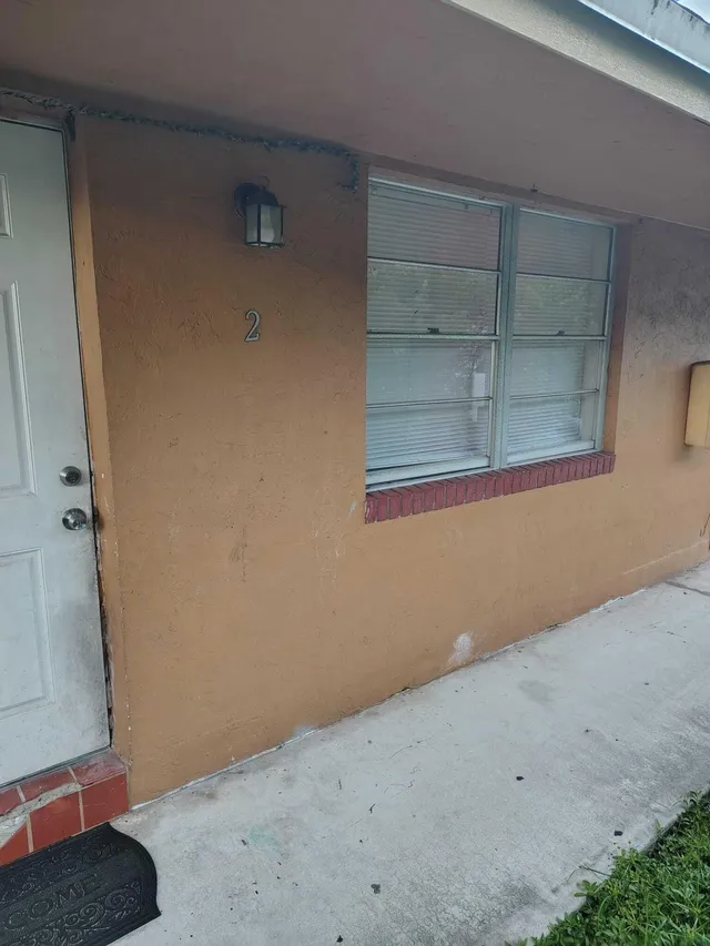 2-bedroom rental at 2023 SW 29TH Avenue #2, Fort Lauderdale