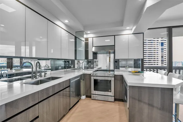 3-bedroom home at 2000 Island Boulevard #2006, Aventura