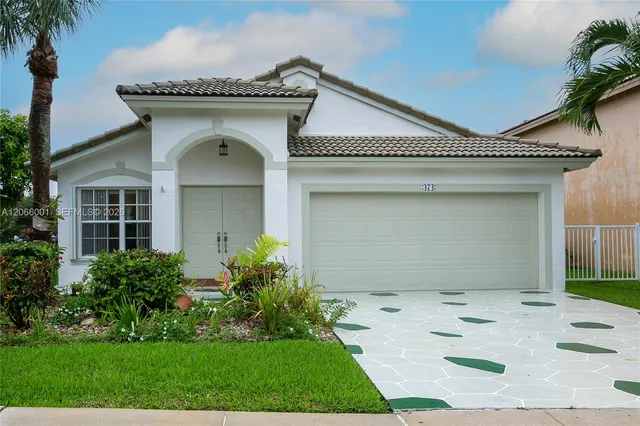 3-bedroom home at 474 SW 205th Avenue, Pembroke Pines