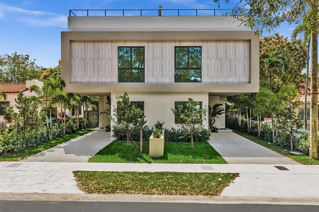 4-bedroom home at 1748 SW 21st Terrace #right, Miami