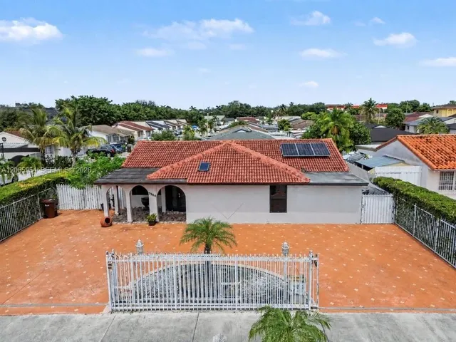 4-bedroom home at 7961 W 6th Avenue, Hialeah