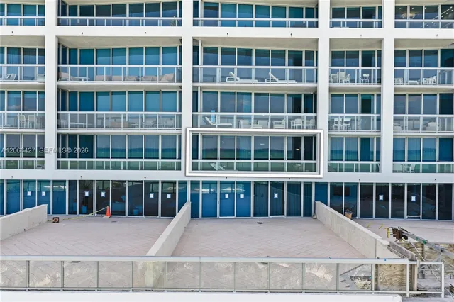 3-bedroom home at 6899 Collins Avenue #702, Miami Beach