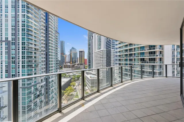 3-bedroom rental at 1000 Brickell Plaza #1902, Miami