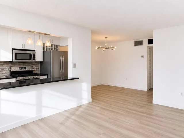 1-bedroom rental at 20311 NE 2nd Avenue #15, Miami