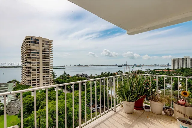 2-bedroom rental at 11111 Biscayne Boulevard #12B, Miami