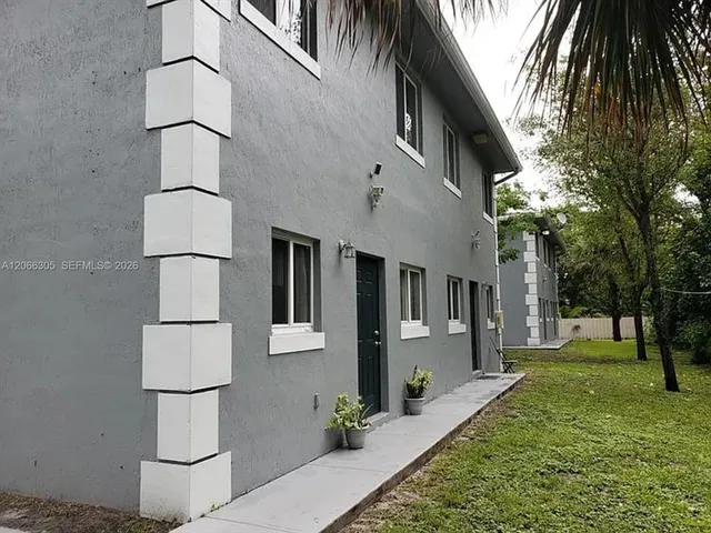 4-bedroom rental at 14084 NE 2nd Avenue #14084, Miami