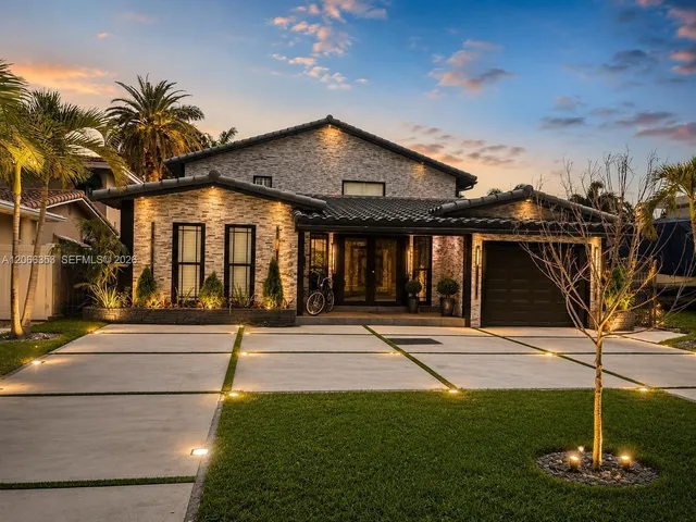 5-bedroom rental at 1206 Buchanan Street, Hollywood